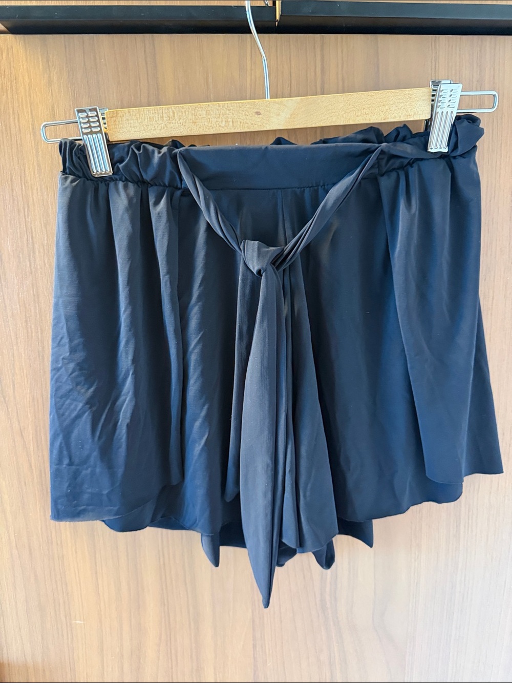LIVE! Black swim shorts coverup size small